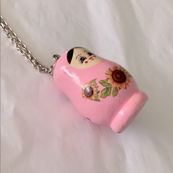 VINTAGE Babushka doll wooden pendant necklace (Y2k Deadstock ) - Picture 5 of 8